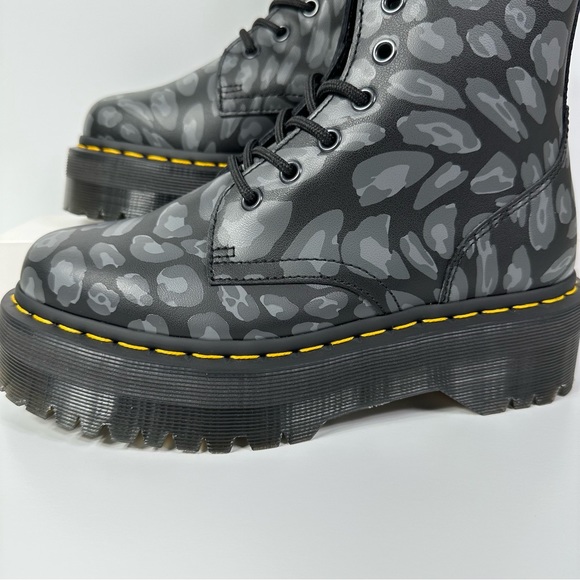 DOC JADON BOOTS LEOPARD PRINT PLATFORM WOMENS SIZE 7 CAMOUFLAGE LEATHER 8 EYE - Picture 7 of 10